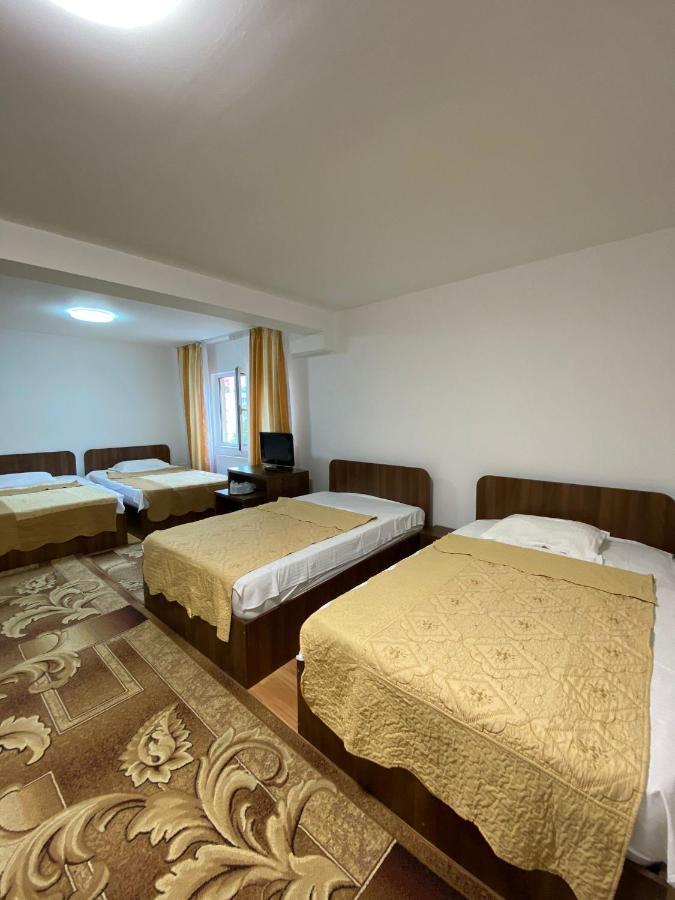 Global Boutique Aparthotel Brasov Bagian luar foto